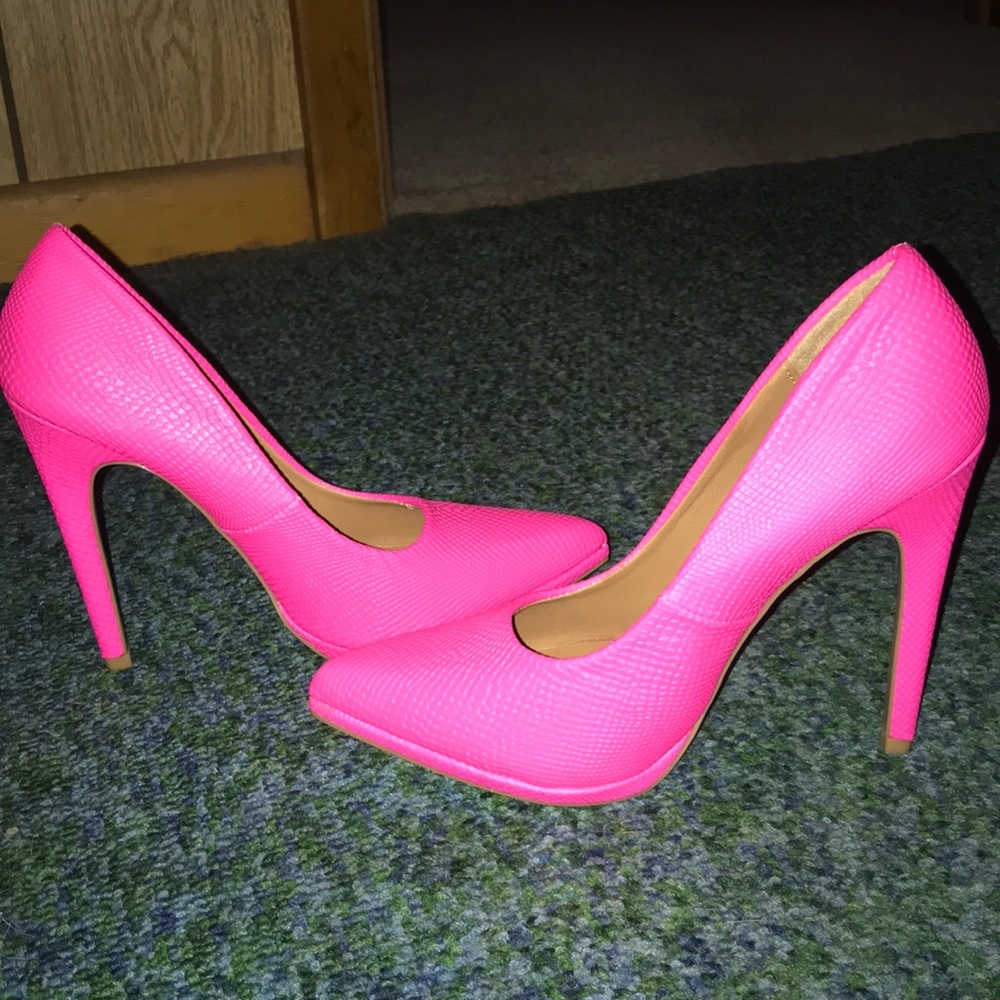 💕 Like BRAND NEW! HOT pink heels! 💕